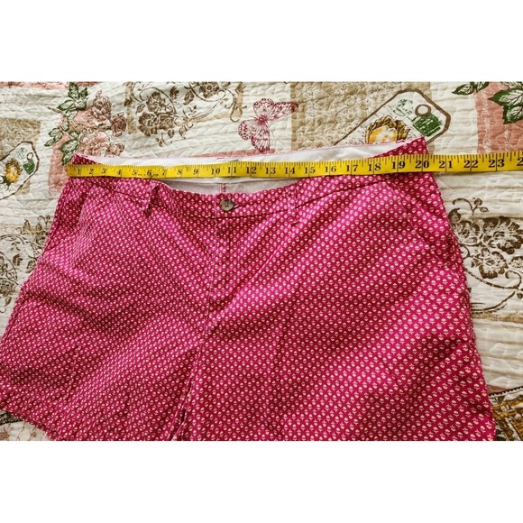 Old Navy Women's Chino Shorts Fuchsia with Flower‎ Print  Pockets Cotton Size 16 - Picture 8 of 10